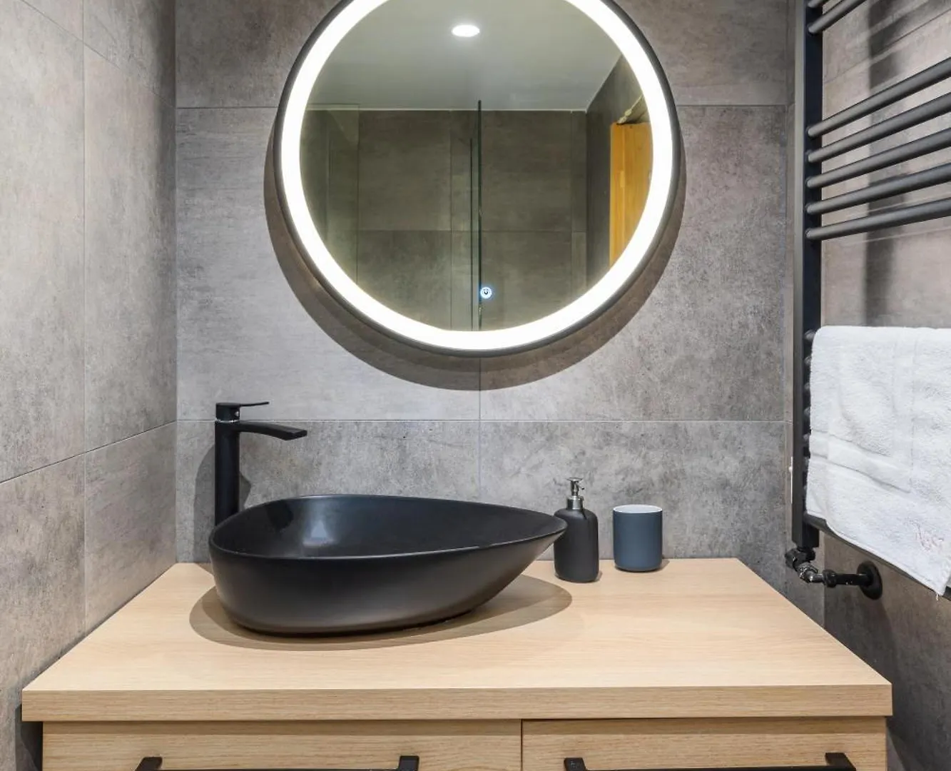 شقة Glass Grey Nest سالونيك اليونان